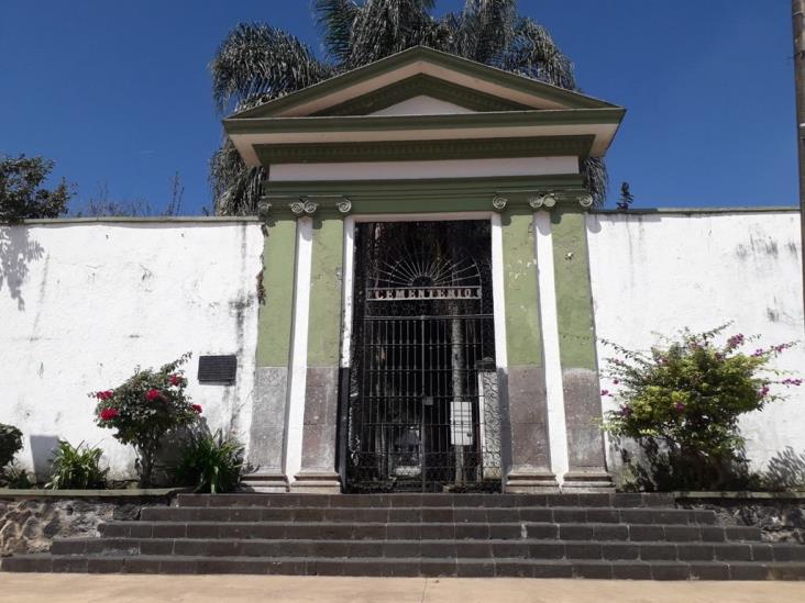 ¿Cuál es el panteón más antiguo de Xalapa?