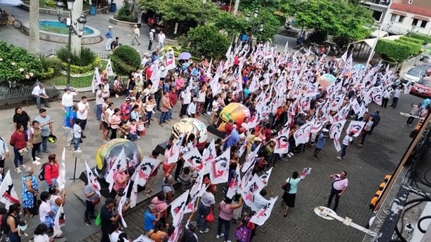 Familias en Misantla exigen servicios básicos en manifestación pacífica