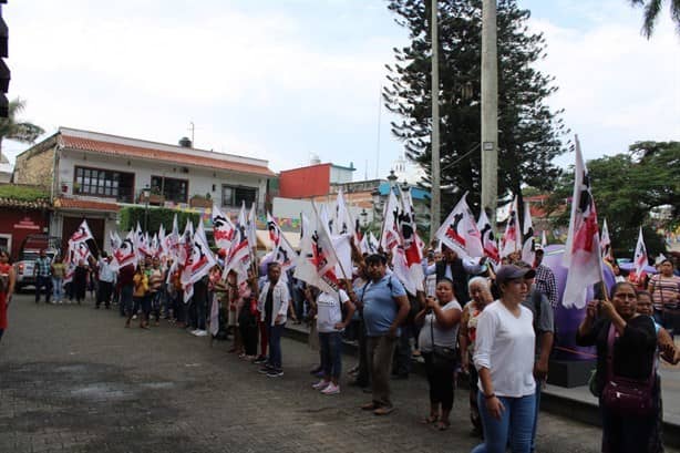 Familias en Misantla exigen servicios básicos en manifestación pacífica