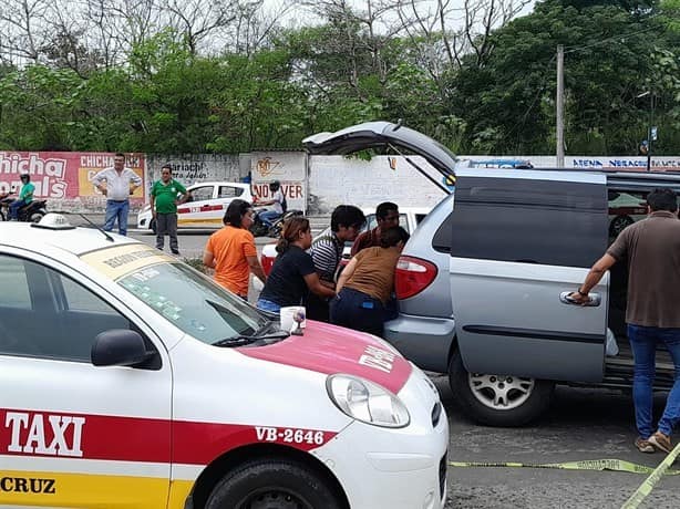 Taxista sufre infarto en calles del Infonavit Las Vegas, en Veracruz | VIDEO