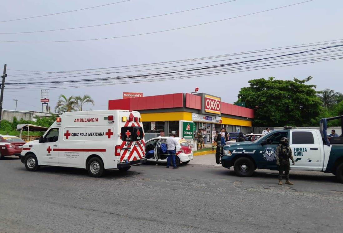 Taxista sufre infarto en calles del Infonavit Las Vegas, en Veracruz | VIDEO