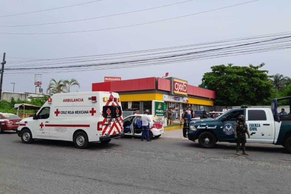 Taxista sufre infarto en calles del Infonavit Las Vegas, en Veracruz | VIDEO