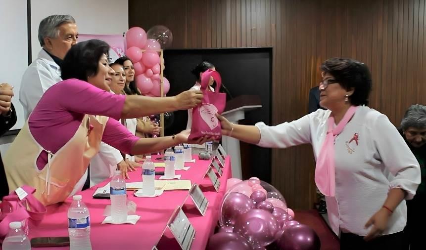 Voluntariado IMSS Veracruz Norte entregó 30 Bolsas Rosa