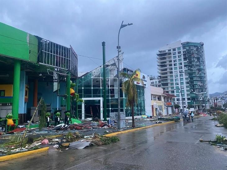 AMLO pidió a los acapulqueños evitar el saqueo a tiendas y comercios