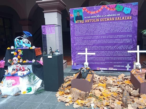 Visita la ofrenda para maestro Antolín Guzmán, en Xalapa (+Video)