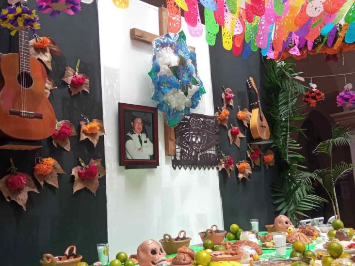 Visita la ofrenda para maestro Antolín Guzmán, en Xalapa (+Video)