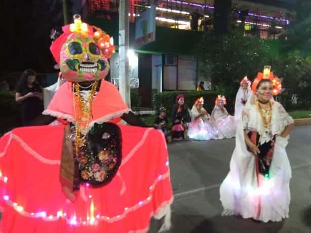 Al ritmo de son jarocho, miles de catrinas desfilan en Xalapa con Mágico Veracruz (+Video)