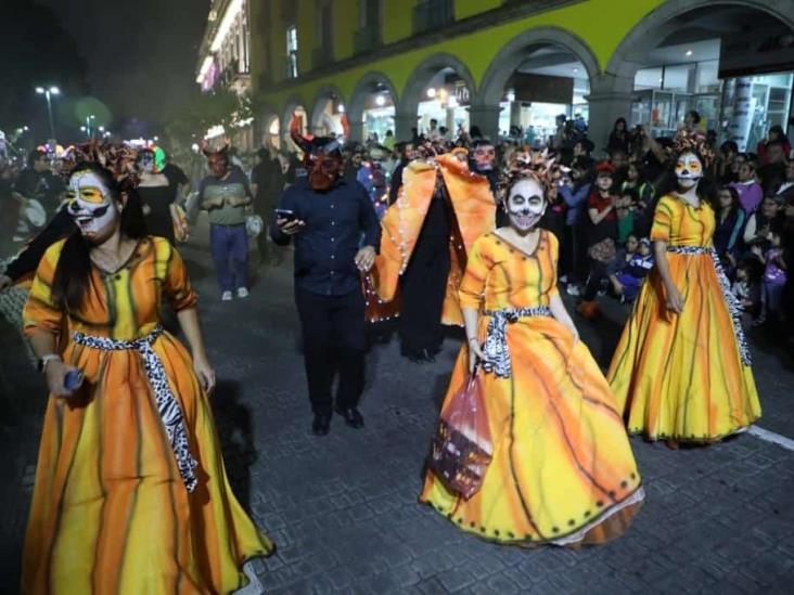 Al ritmo de son jarocho, miles de catrinas desfilan en Xalapa con Mágico Veracruz (+Video)