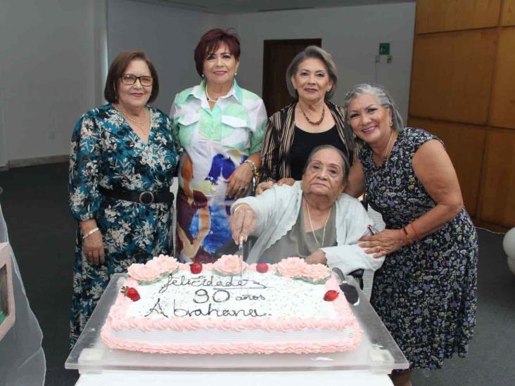Abrahana Ramírez Quevedo cumple 90 años de feliz existencia