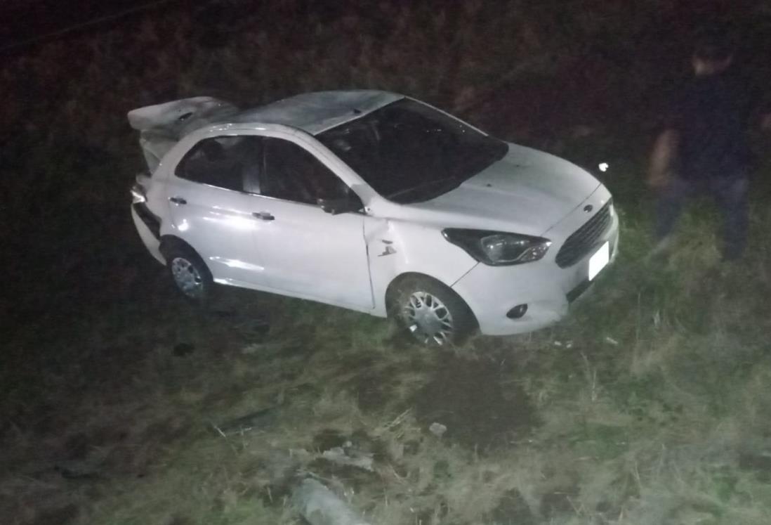 Conductor se accidenta en su automóvil en la autopista Córdoba-Veracruz