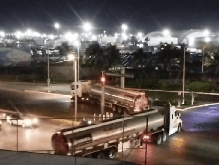 De Veracruz sale combustible para afectados por Otis| VIDEO