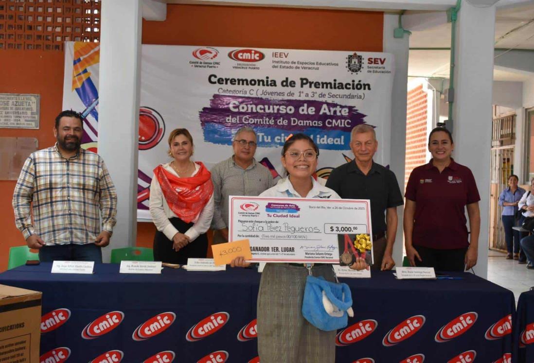 Presidenta nacional del Comité de Damas de la CMIC entrega apoyos en Veracruz