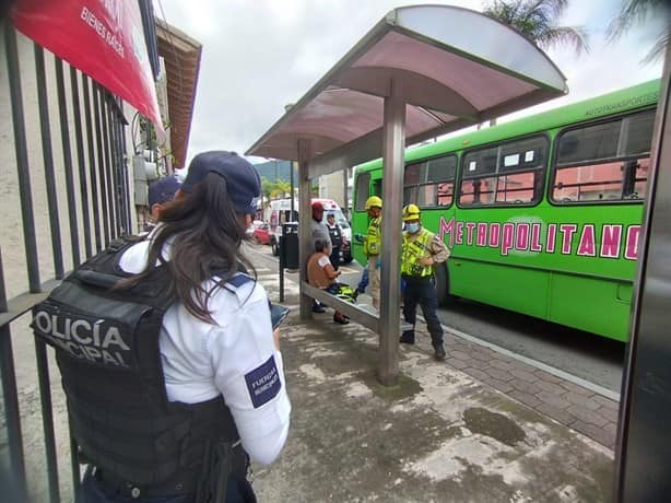 Mujer es atropellada por autobús en calles de Orizaba