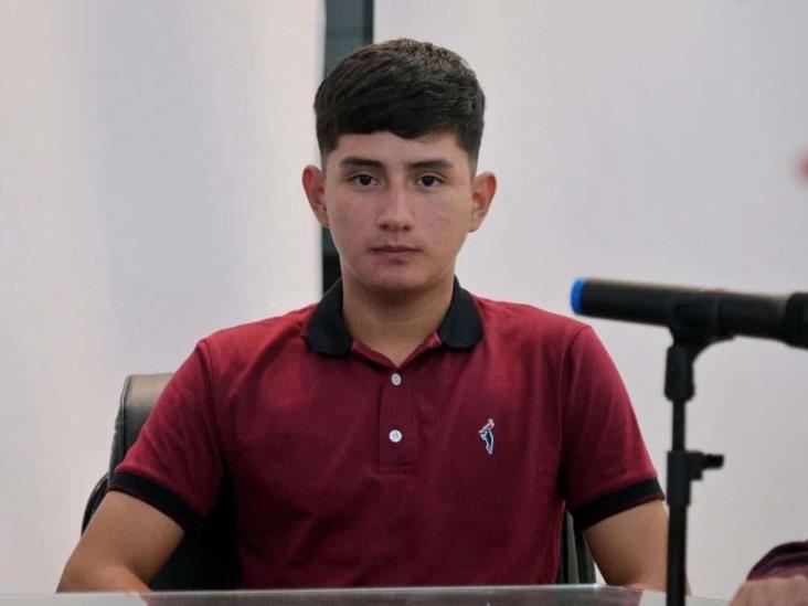 Joven de Tuxpan firma con Diablos Rojos de México