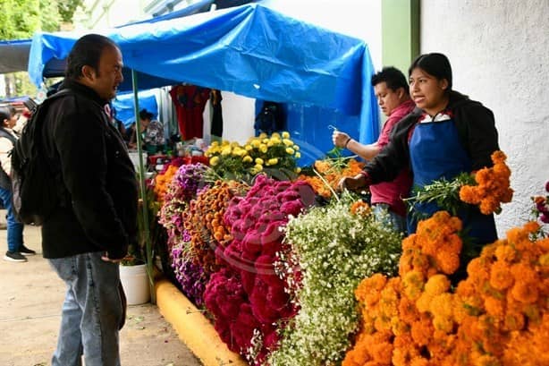 Flor de cempasúchil, protagonistas del Día de Muertos, da ‘vida’ a vendedores