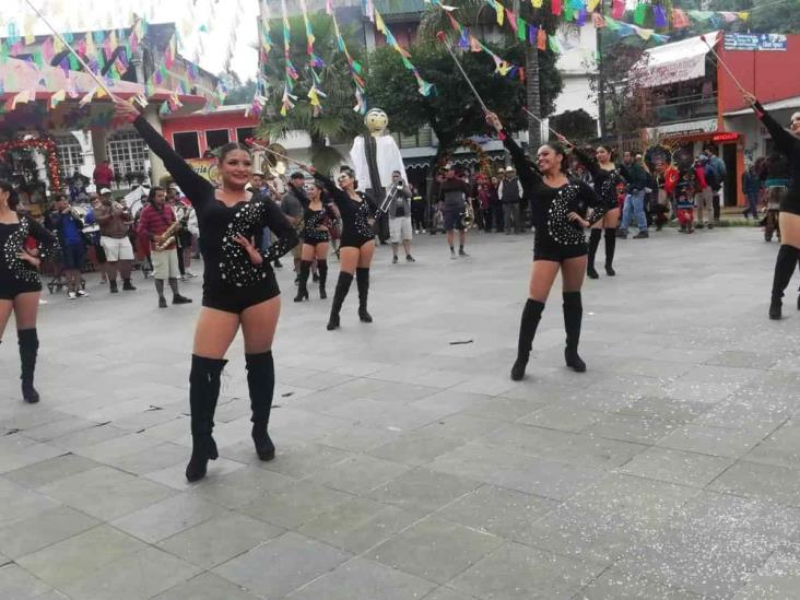 Realizan desfile por el Día de Muertos en Tequila