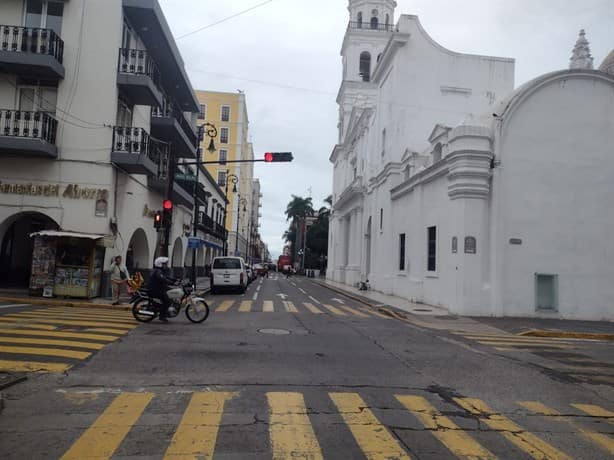 Calles casi vacías, así luce el centro de Veracruz por Día de Muertos