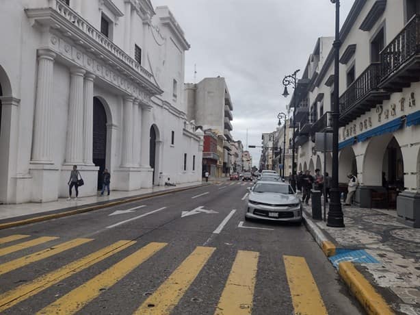 Calles casi vacías, así luce el centro de Veracruz por Día de Muertos