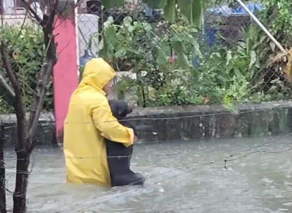 Activan Plan Tajín y DNIII por desbordamiento de río en Agua Dulce