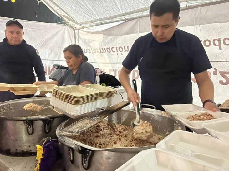 Instalan cocina móvil en Agua Dulce y Las Choapas para apoyar a afectados