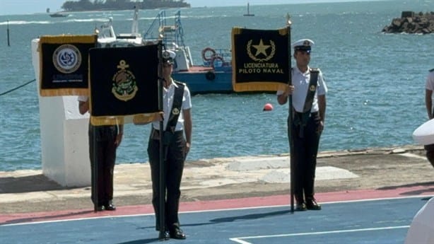 Realizan homenaje a piloto naval fallecido en Acapulco en Escuela Náutica de Veracruz | VIDEO