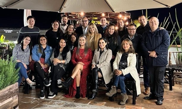 Abril Díaz es festejada por sus amigas