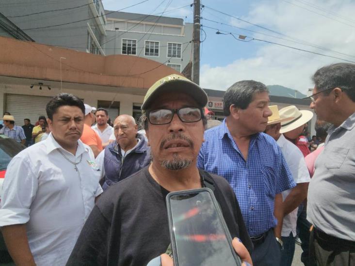 Taxistas de Orizaba exigen salida del transporte Gallos y Búhos