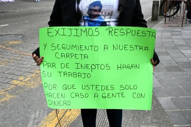 Colectivos de desaparecidos cercan Palacio de Gobierno de Veracruz ante desinterés de Cuitláhuac y FGE  (+Video)