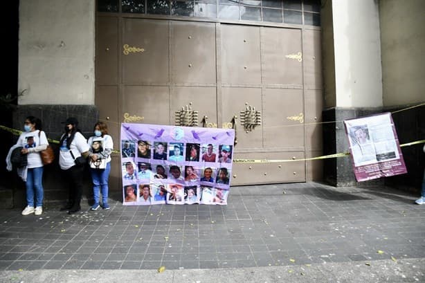 Colectivos de desaparecidos cercan Palacio de Gobierno de Veracruz ante desinterés de Cuitláhuac y FGE  (+Video)