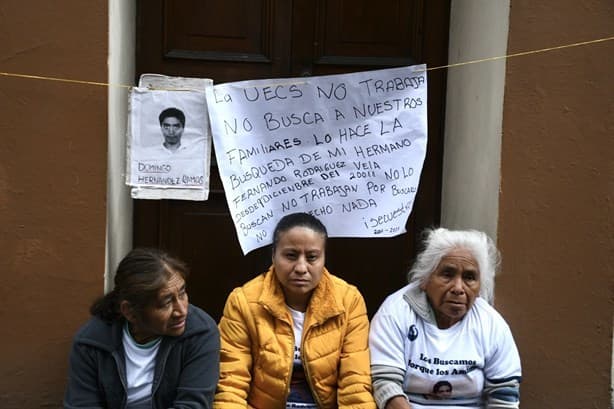 Colectivos de desaparecidos cercan Palacio de Gobierno de Veracruz ante desinterés de Cuitláhuac y FGE  (+Video)