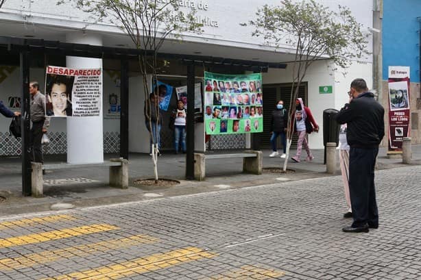 Después de dos días con centro de Xalapa tomado, no hay diálogo con colectivos de desaparecidos