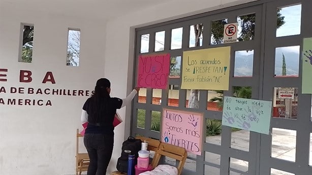 Exhiben a maestro de bachillerato en Mendoza; lo acusan de acoso