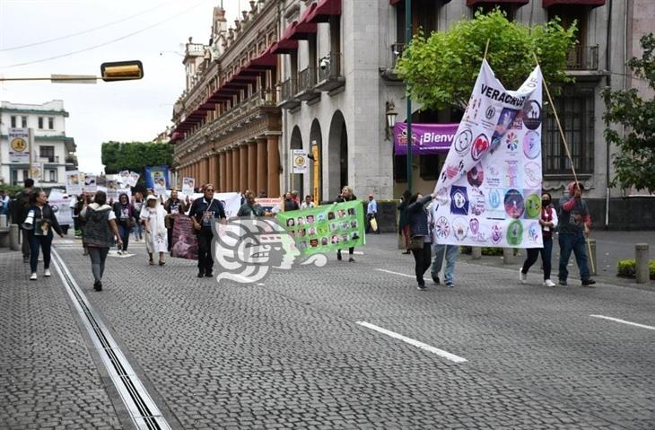 Familiares de desaparecidos siguen en la lucha, continúan  protesta en el Centro de Xalapa