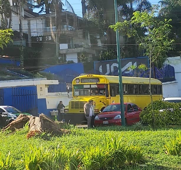 Percances viales y cierre intermitente del centro de Xalapa desquician la ciudad