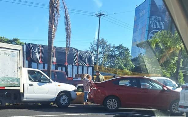 Percances viales y cierre intermitente del centro de Xalapa desquician la ciudad