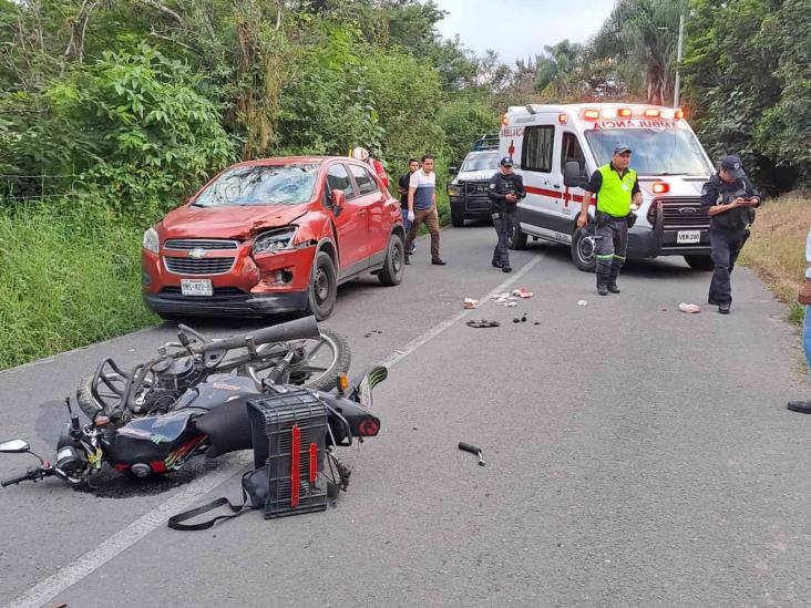 Motociclista resulta lesionado tras chocar contra camioneta en Córdoba