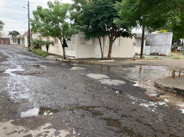 Vecinos exigen a Grupo MAS reparar 12 fugas de aguas en Lomas del Coyol, en Veracruz