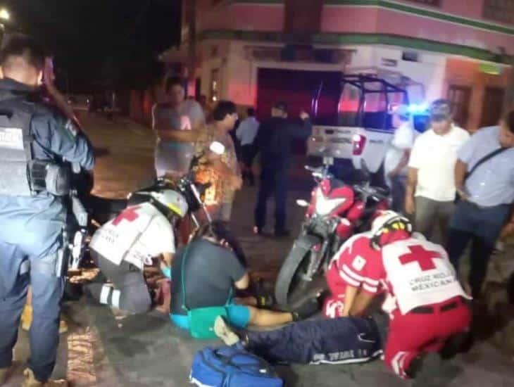 Chocan motos en el centro de Misantla; 2 heridos