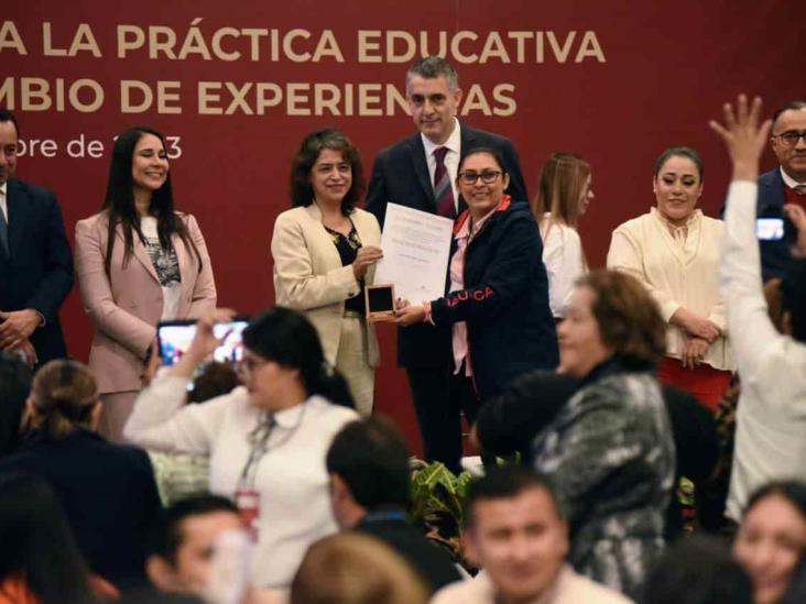 Reconocen a maestros de Veracruz, Chiapas y Oaxaca