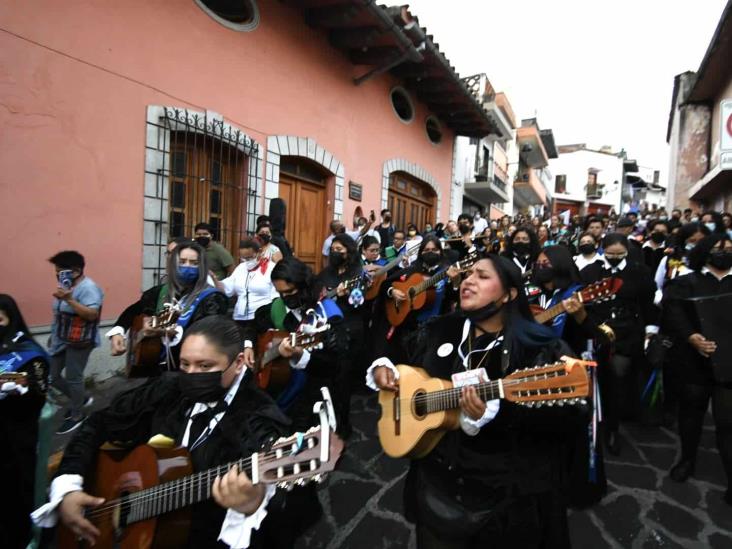 En Xalapa, magna callejoneada de Tunas Femeniles; te decimos cuándo