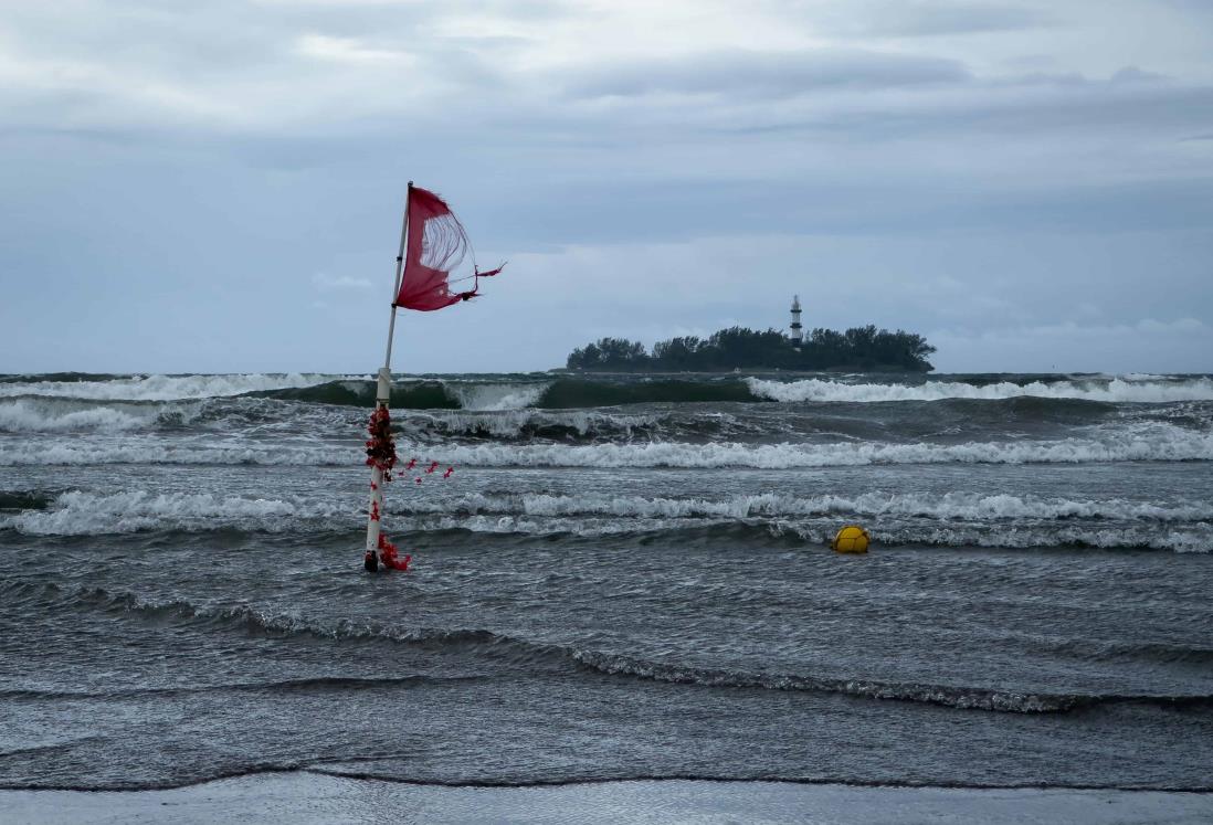Colocan banderas rojas en playas de Veracruz y Boca del Río por evento de norte