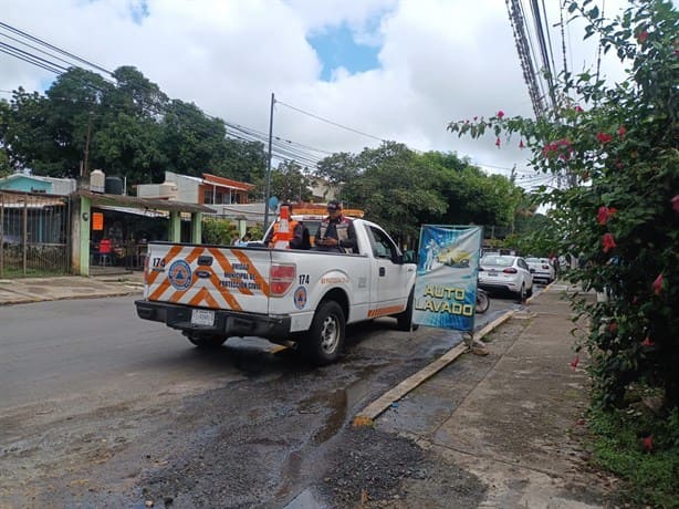 Incendio consume camioneta en calles de Córdoba