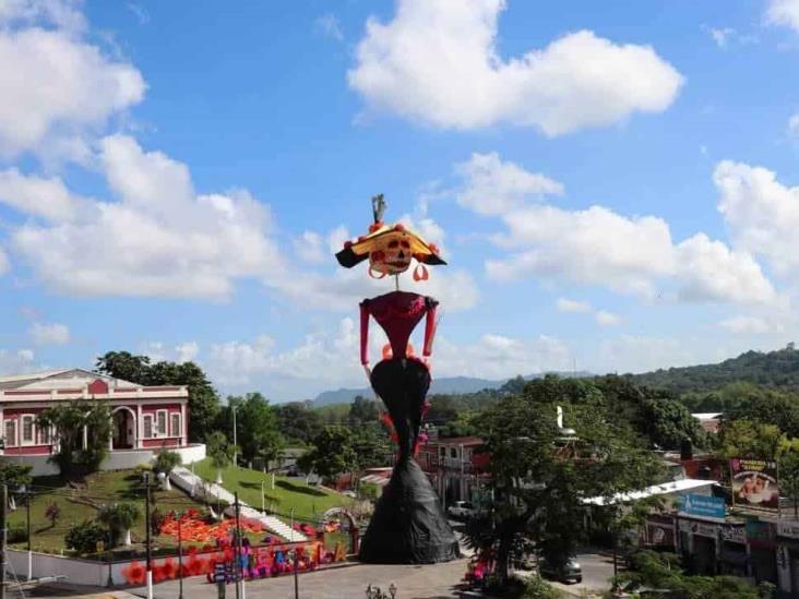 ¿Cuándo quitarán la catrina monumental de Misantla?