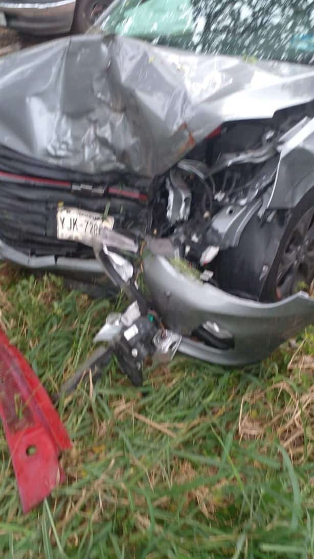 Tres heridos tras impacto de vehículo contra árbol en carretera Córdoba-La Tinaja