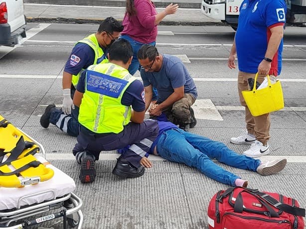 Mujer de Boca del Río fue impactada por un automóvil mientras cruzaba la calle |VIDEO
