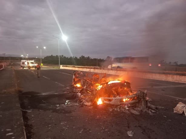 Se incendia camioneta de Brian Villegas “Paponas” en Veracruz