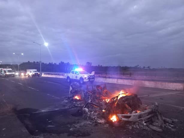 Se incendia camioneta de Brian Villegas “Paponas” en Veracruz