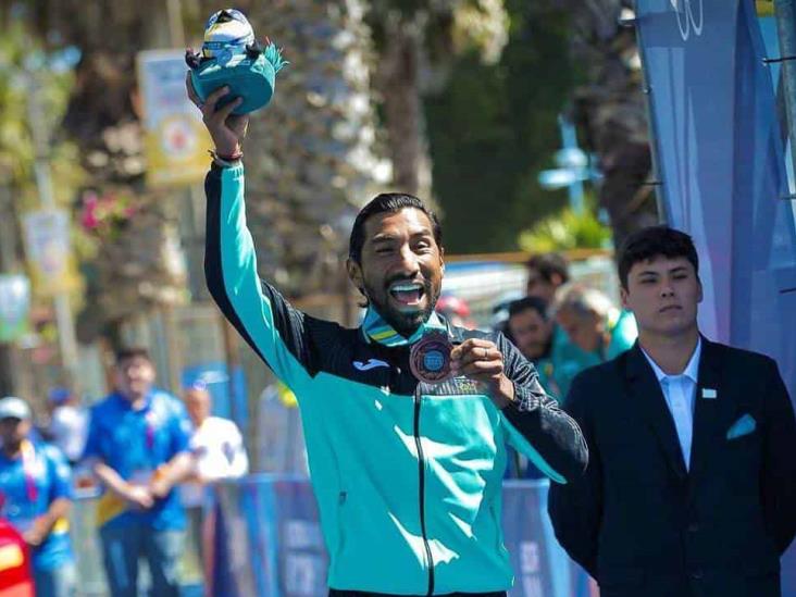 El xalapeño Crisanto Grajales se lleva el Triatlón de Xel-Há