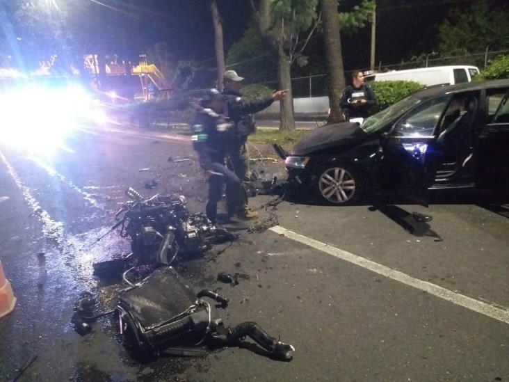 Muere automovilista al chocar contra camellón en Lázaro Cárdenas, en Xalapa