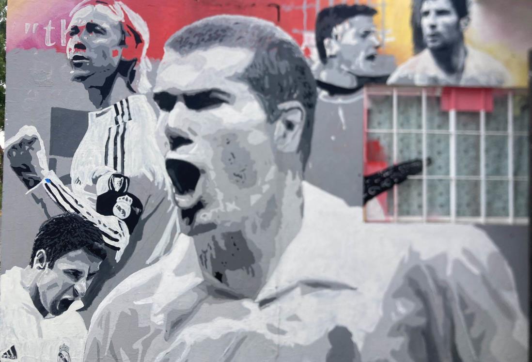 Pintan mural en honor a estrellas del Madrid de 2002 en fraccionamiento de Veracruz